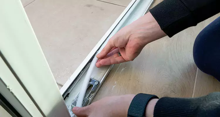 Garage Door Off Track Repair in West Lealman, FL