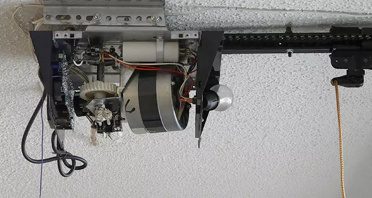 Emergency Garage Door Opener Repair in West Lealman, FL