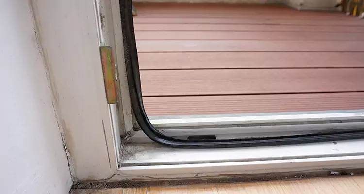 Why Choose Us for Leaking Sliding Glass Door Repair in West Lealman, FL?