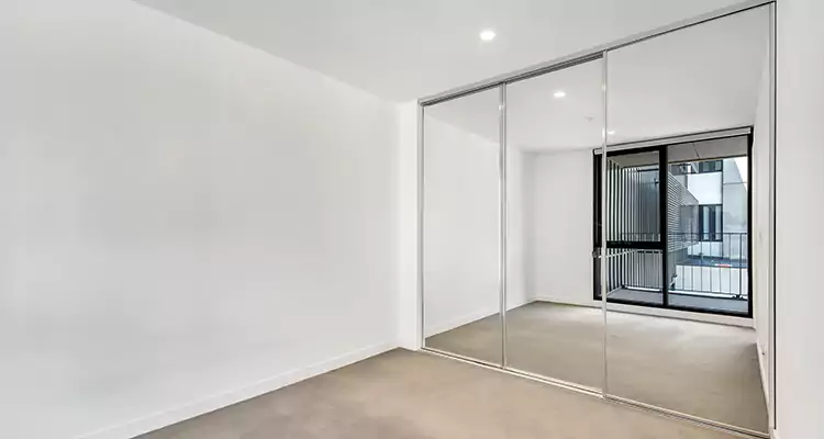 Why Homeowners Choose Us for Sliding Mirror Door Replacement in West Lealman, FL