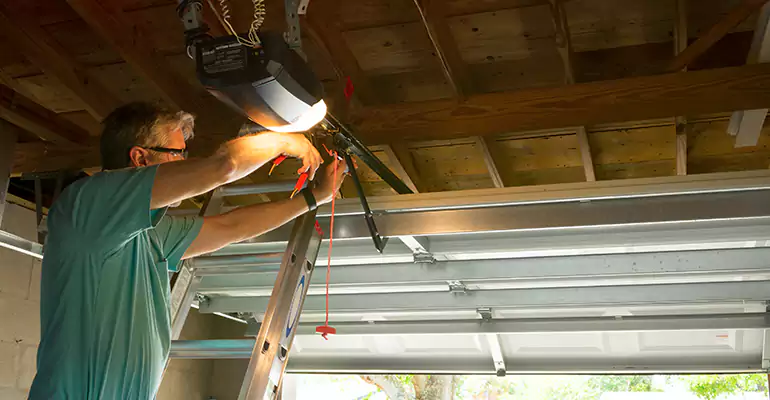 Chamberlain Garage Door Repair in West Lealman, FL